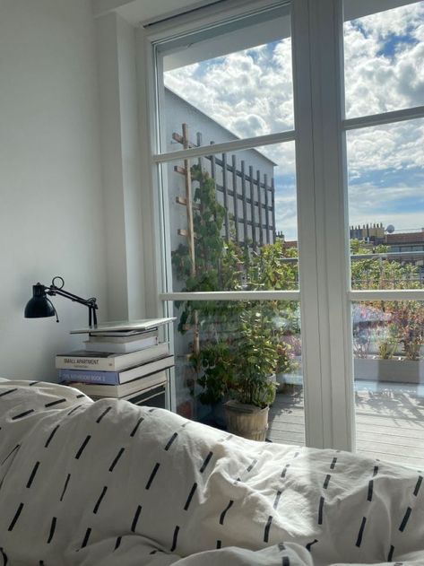 bedroom window ideas aesthetic Small Bedroom Big Window, Small Room Big Window, Window Ideas Aesthetic, Floor To Ceiling Windows Apartment, Window Decor Bedroom, Bedroom Window Decor, Bedroom Window Ideas, Bedroom Window Design, Aesthetic Bedroom Decor Ideas