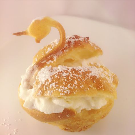 Swan Cream Puffs, Garden Tea Party Ideas, Mini Tea Party, Cream Puff Dessert, Tea Party Sandwiches Recipes, Party Sandwiches Recipes, Eclair Cream, Tea Party Desserts, Garnish Ideas