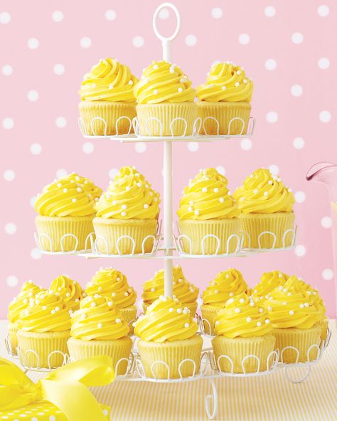 Martha Stewart Cupcakes, Tree Cupcake Stand, Cupcake Centerpieces, Cupcake Tree, Yellow Cupcakes, Cupcake Wars, Love Cupcakes, Easter Cupcakes, Cute Cupcakes