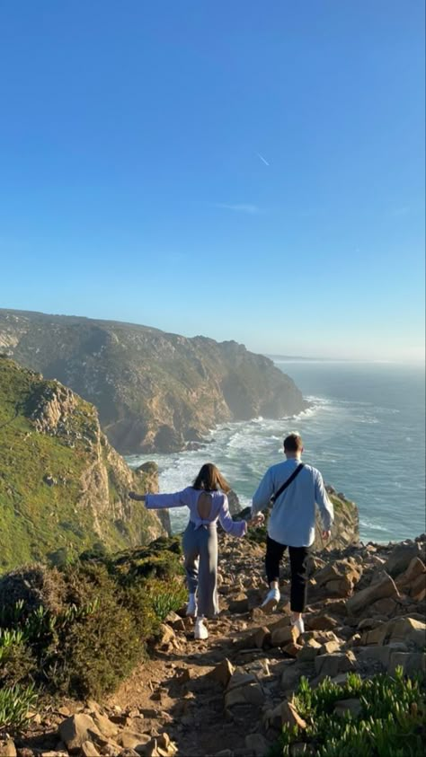 Mountain Aesthetic Outfit, Granola Guy Aesthetic, Granola Fashion, Hiking Aesthetic Outfit, Outfits Granola, Aesthetic Outfit Men, Hiking Outfit Ideas, Relationship Vision Board, Hiking Pics