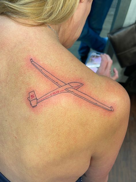 Memorial glider     #topnotch #topnotchtattoo #topnotchtattoos #elgin #tattoo #tattooartist #tattooer #cute #beautiful #photooftheday #Electricyetti #illinois #midwest #FYP #glider #pilot #flight Glider Tattoo, Inktober 2024, Tattoo Artists, Illinois, Tatting, Flight, Tattoos, Beauty