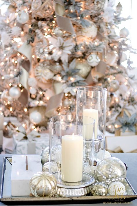 Christmas Home Tour 2017 - Silver and Gold Christmas - Randi Garrett Design Coffee Table Christmas Decor, Silver And Gold Christmas, Rose Gold Christmas Decorations, Christmas Coffee Table Decor, Chirstmas Decor, Silver Christmas Decorations, Rose Gold Christmas, Glam Christmas, Christmas Tablescape