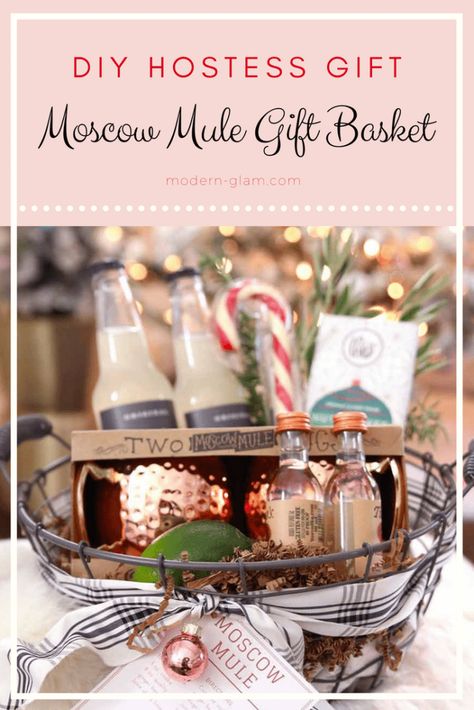 Gift Basket with copper mugs Baked Goods For Gifts, Mule Gift Basket, Moscow Mule Gift Basket, Homemade Hostess Gifts, Moscow Mule Gift, Gift Basket Diy, Holiday Mules, Easy Gift Baskets, Diy Hostess Gifts