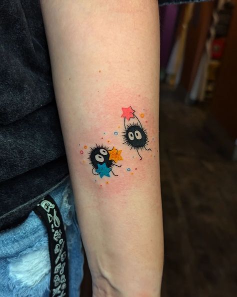 Love these little soot sprites, thank you Sam! ⭐ * * * #sootsprites #studioghiblitattoo #sootspritetattoo Tree Spirit Tattoo, Soot Sprite Tattoo, Studio Ghibli Tattoo, Sakura Tattoo, Spirit Tattoo, Soot Sprite, Ghibli Tattoo, Soot Sprites, Tree Spirit