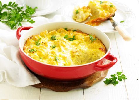 Baked-not-fried, this fresh from the oven egg recipe features garlic and thyme for exciting new breakfast flavors. Lamb Meatballs Greek, Veggie Keto, Cauliflower Bake, Fish Entrees, Baked Eggs Recipe, Light Dinner Recipes, Steamed Cauliflower, Baked Egg, Cauliflower Mac And Cheese