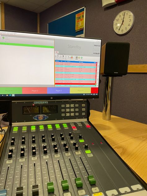 Radio Presenter Aesthetic, Presenter Aesthetic, Radio Jockey, Communications Jobs, Radio Presenter, Future Board, Journalism Career, Dream Jobs, Job Career