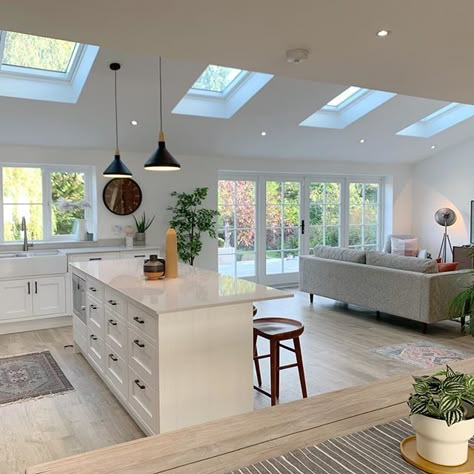 House Extension Plans, Kitchen Diner Extension, Open Plan Kitchen Diner, Open Plan Kitchen Dining Living, Open Kitchen And Living Room, Desain Pantry, Open Plan Kitchen Living, Bungalow Renovation, Open Plan Kitchen Living Room