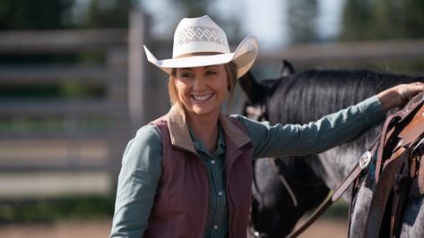 Heartland mini-doc series: Women of Heartland | CBC Television Amy Heartland, Heartland Season 1, Watch Heartland, Heartland Cbc, Heartland Ranch, Cowgirl Pictures, Heartland Seasons, Amber Marshall, Heartland