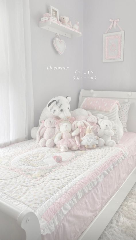 Pink House Interior, Bunny Princess, Sleepy Princess, Pink Room Decor, Beauty Room Decor, Cute Bedroom Ideas, Girly Room, Cute Room Ideas, Dreamy Room