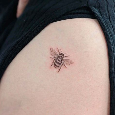 70+ Design Ideas: Reveal the Hidden Truth About Butt Tattoos - Inkmatch Honey Bee Tattoo Design, Bee And Flower Tattoo, Side Leg Tattoo, Aloha Tattoo, Honey Bee Tattoo, Hip Tattoos, Hidden Truth, Hip Tattoos Women, Tattoos Women