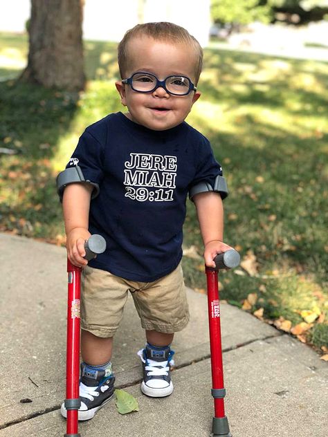 Toddler with Spina Bifida Will Trick-or-Treat without Crutches: 'He Doesn't Need Them Anymore!' Diversity Pictures, Forearm Crutches, Spina Bifida Awareness, 7 Month Old Baby, 20 Weeks Pregnant, Toddler Milestones, Spina Bifida, Boy Walking, Disabled Children