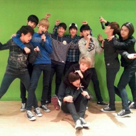 Seventeen Trainee Days, Seventeen Predebut Group Photo, Seventeen Green Room, Pre Debut Seventeen, Jeonghan Predebut, Predebut Svt, Svt Predebut, Seventeen Predebut, Roblox Dancing