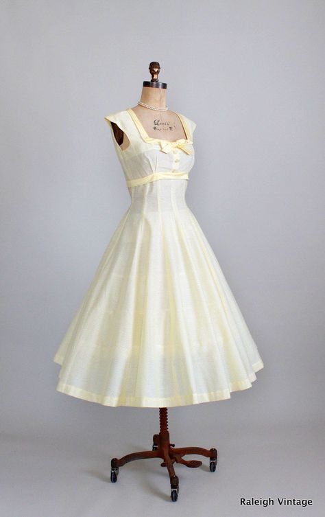 Vintage 1950s Yellow Garden Party Sundress. Yellow 1940s Dress, White 1950s Dress, 1950 Clothes, Yellow Garden Party, 1950s Sundress, Vintage Sun Dress, 1950 Dress, Sundress White, Wedding Note