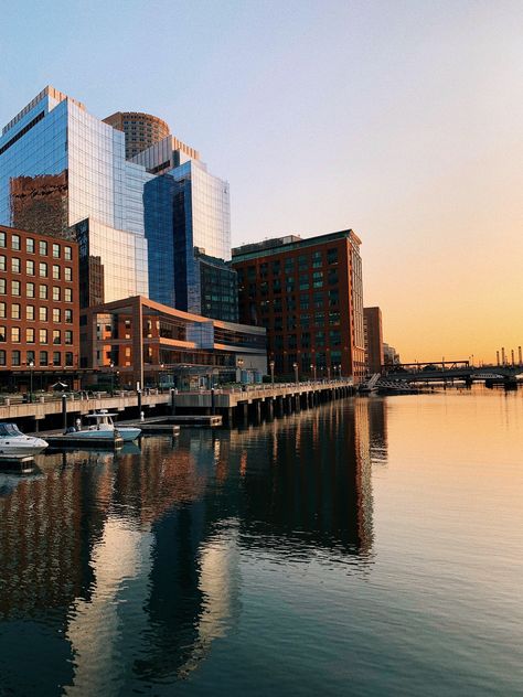 Your travel guide to New England Seaport Boston, Boston Travel Guide, Luxury Building, Visiting Boston, Boston Travel, Freedom Trail, Paul Revere, Fenway Park, White Mountains