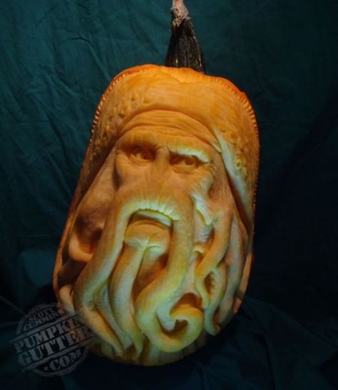 wow.. Pottery Pumpkins, Pumpkin Sculpting, Awesome Pumpkin Carvings, Pirate Pumpkin, Pumkin Carving, Creative Pumpkin Carving, Amazing Pumpkin Carving, Pumpkin Contest, Pumpkin Carving Designs