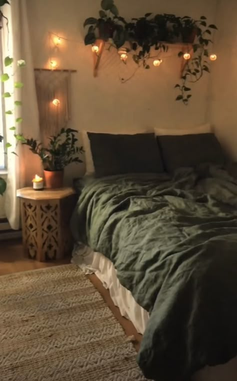 Mini Studio Apartment Ideas, Luxury Bedroom Lighting, Elegant Bed, Brown Rooms, Earthy Bedroom, Moody Bedroom, Dream Apartment Decor, Dorm Room Inspiration, Room Redesign