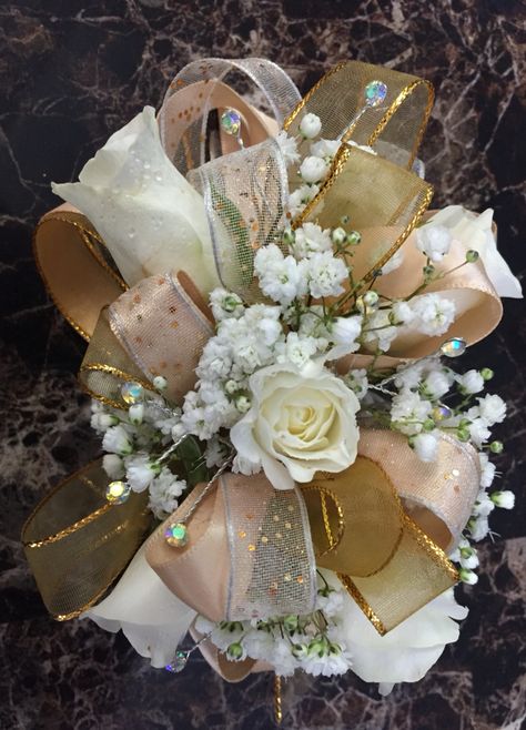 Corsage Prom Champagne, Graduation Corsage, Prom Wristlet, Prom Corsage Diy, Corsage Wedding Mother, Corsages Prom, Corsage Diy, Prom Flowers Bouquet, Prom Flowers Corsage