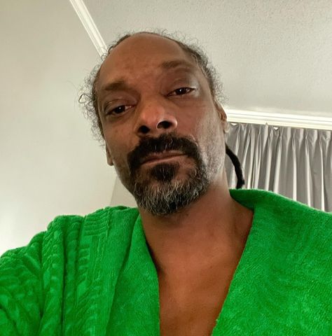 Snoop Dogg Mood Pics, Snoop Dogg Funny, Rihanna Love, Straight Face, Funny Selfies, Straight Outta Compton, Snoop Dog, Rap God, Reaction Face