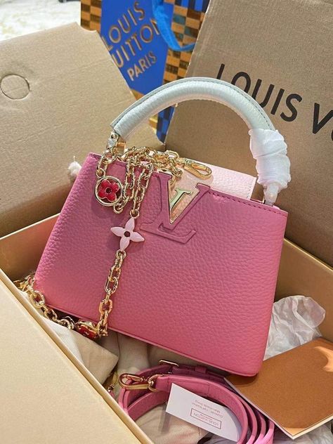 Alma Bb Monogram, Bb Monogram, Sac Louis Vuitton, Luxury Bags Collection, Alma Bb, Hot Bags, Girly Bags, Luxury Purses, Fancy Bags