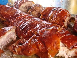 KAUKAU TIME!--"Kaukau" is a Hawaiian pidgin slang word meaning "food" or "to eat.": The Secret Cebu Whole Lechon Baboy Recipe Lechon Baboy Recipe, Lechon Baboy, Lechon Paksiw Recipe, Lechon Recipe, Pork Roulade, Fried Duck, Philippines Recipes, Philippines Food, Pork Belly Recipes