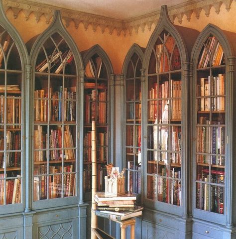 Eye For Design: Decorating In The Gothic Revival Style Elvish House, Gothic Bookcase, Shelf Staging, Gothic Library, Blue Bookcase, Gothic Kitchen, Lots Of Books, Houses Interior, Library Inspiration