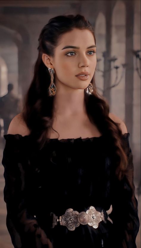 Children Of Zeus, Reign Characters, Jocelyn Baratheon, Mary Stuart Reign, Reign Hairstyles, Reign Cast, Mary Aesthetic, Mary Reign, Astoria Greengrass