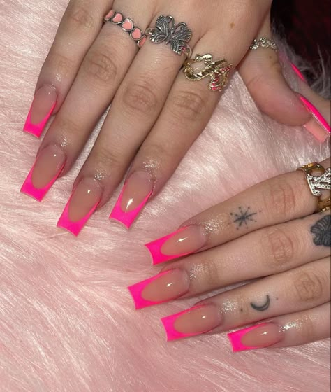 Nail Designs Hot Pink, Beginner Nail Designs, Pink Chrome Nails, Fake Nails Designs, Acrylic Toe Nails, Ombre Acrylic Nails, Glamour Nails, Girly Acrylic Nails, Summery Nails