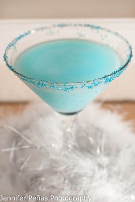 Coco Snowball Cocktail Recipe Snowball Drink, Snowball Cocktail Recipe, Coconut Cocktail, Coco Lopez, Cream Of Coconut, Blue Drink, Coconut Shavings, Strawberry Mojito, Vanilla Vodka