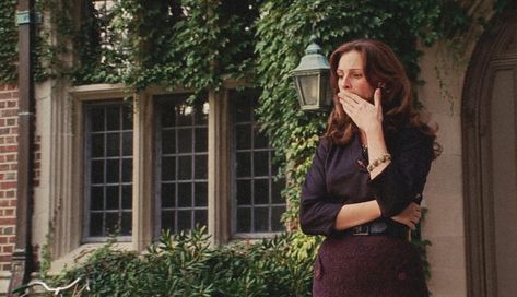 Lisa Smile, Mona Lisa Smile, Movie Shots, Movie Screen, Julia Roberts, Light Academia, Aesthetic Movies, Casual Elegance, Movies Showing