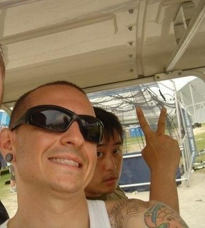 Chester be and Joe hahn Joe Hahn Linkin Park, Chester Rip, Joe Hahn, Linking Park, Charles Bennington, Dark Academy, Linkin Park Chester, Mike Shinoda, Mysterious Girl