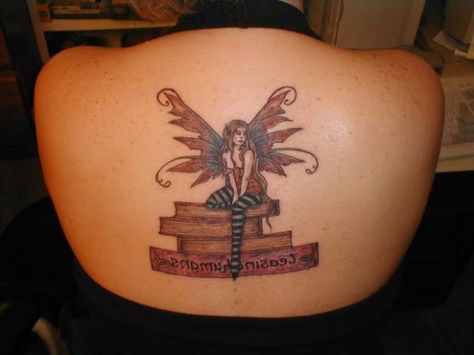 book fairy Reading A Book Tattoo, Fairy Reading A Book, Faerie Tattoo, Bookworm Tattoo, Literary Tattoo, Books Tattoo, Fairy Sitting, Bookish Tattoos, Literary Tattoos