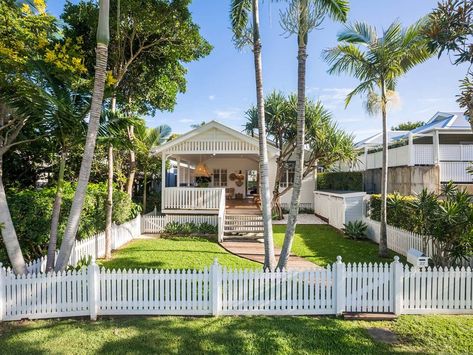 22 Kingsley St, Byron Bay, NSW 2481 - Property Details Byron Beach, Oak Timber Flooring, Entertaining Deck, Beach Shack, Deck Lighting, Spacious Kitchens, Level Homes, Beach Getaways, The Design Files