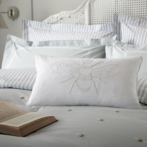 Bee Bedroom, Bee Embroidery Design, Sophie Allport, White Bed, White Cushions, Bee Design, Décor Diy, Bedding Collections, Scatter Cushions