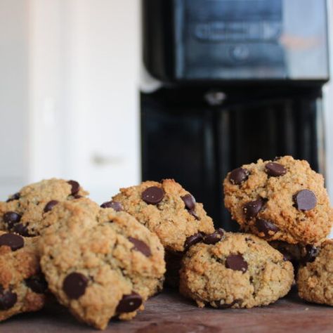 Oatmeal Chocolate Chip Cannabutter Cookies - Cannabutter Digest Cannabutter Cookies, Chocolate Chip Cookie Dough Recipe, Thc Gummies, Pot Cookies, Oatmeal Chocolate Chip, Cookie Dough Recipes, Oatmeal Chocolate, Oatmeal Chocolate Chip Cookies, Sweet Pastries