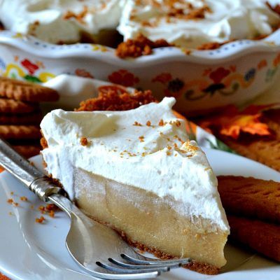 The Best Homemade Butterscotch Pie - Print Homemade Butterscotch Pie, Butterscotch Pudding Pie, Homemade Butterscotch, Pudding Pie Recipes, Hot Puddings, Butterscotch Pie, Butterscotch Pudding, Biscoff Cookies, Thanksgiving Food Desserts