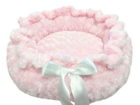 Dog Bed Pink, Pink Dog Beds, Puppy Items, Couleur Rose Pastel, Pink Pet, Pet Spaces, Pink Puppy, Kawaii Room, Pink Bedding