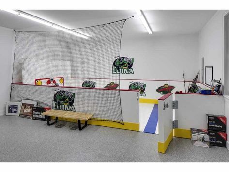 Hockey Garage, Basement Hockey, Crescent Ideas, Mc House, Ice Hockey Rink, Hockey Bedroom, Soccer Room, Basement Decoration, Hockey Room