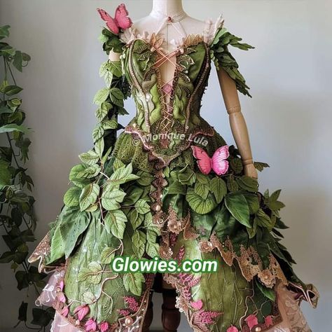 Earth Fairy Cosplay, Tree Costume Woman, Enchanted Forest Costume, Roman Dresses, Dress Made Of Flowers, Earth Creature, Earth Dress, Faerie Costume, Fairy Costume Diy