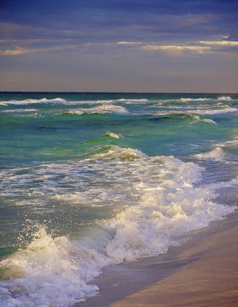 Early morning on the Emerald Coast | Alan Hoelzle | Flickr Buri Buri Zaimon, Reference Photos For Artists, Seascape Art, Emerald Coast, Cute Paintings, Beach Living, Ocean Painting, Beach Painting, Sea Waves