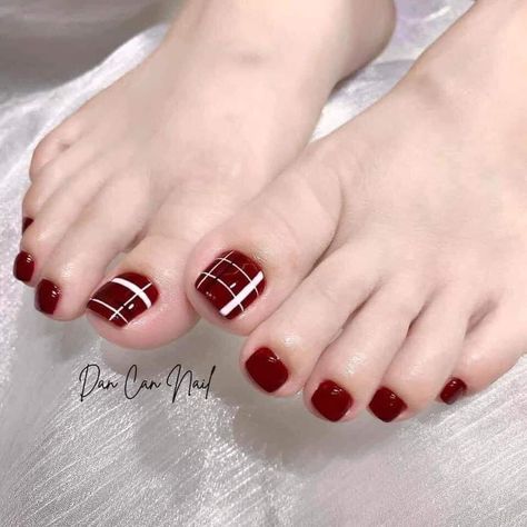 Maroon Toe Nails, Easy Toe Nail Designs, Nail Art Designs For Beginners, Nail 2023, Feet Nail Design, Easy Nail Art Designs, Gel Toe Nails, Cute Toe Nails, Blue Nail Art