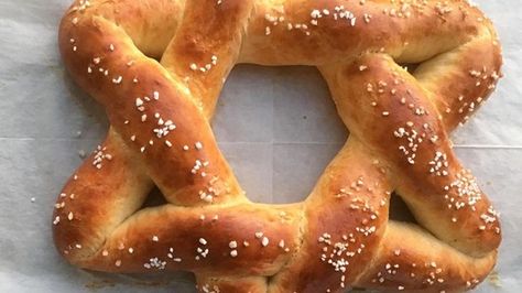 Hannukah Recipes, Challah Recipe, Hanukkah Ideas, Biblical Feasts, Hanukkah Dinner, Jewish Holiday Recipes, Hanukkah Recipes, Hanukkah Party, Chanukah Party