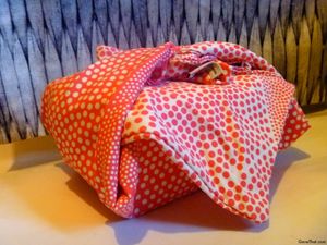 Pillow Case Upcycle, Uses For Pillow Cases, Old Pillow Case Ideas, Old Bedsheet Reuse Ideas, Repurpose Pillowcases, Pillowcase Repurpose, Upcycle Pillowcase, Recycled Pillows, Pillow Case Crafts