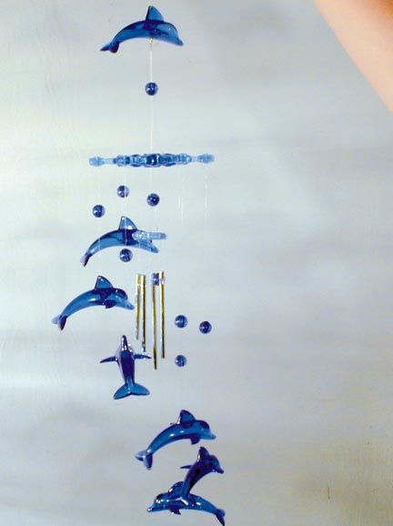 Dolphin windchime. Dolphin Room Decor, Cedar Bedroom, Dolphin Aesthetic, Dolphin Bedroom, Taz Tattoo, Ocean Dolphins, Kids Phonics, Wind Chimes Sound, Dolphin Decor