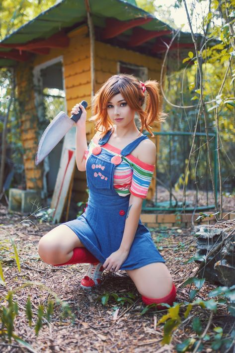 Female Chucky, Chucky Cosplay, New Cosplay, Original Wallpaper, Halloween Season, Halloween Cosplay, Suspenders, Theme Park, Hair Looks