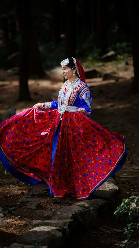 Gaddi bride , himachal pradesh Himachali Dress Women, Himachal Pradesh Dress, Himachal Pradesh Traditional Dress, Himachali Bride, Himachali Dress, Himachal Jewellery, Himachal Pradesh Culture, Indian Moodboard, Bride Fashion Illustration