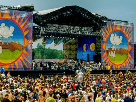 Woodstock Concert, Woodstock 99, Trippy Stuff, Woodstock '99, Woodstock Music, Festival Aesthetic, Woodstock 1969, Dionne Warwick, Woodstock Festival