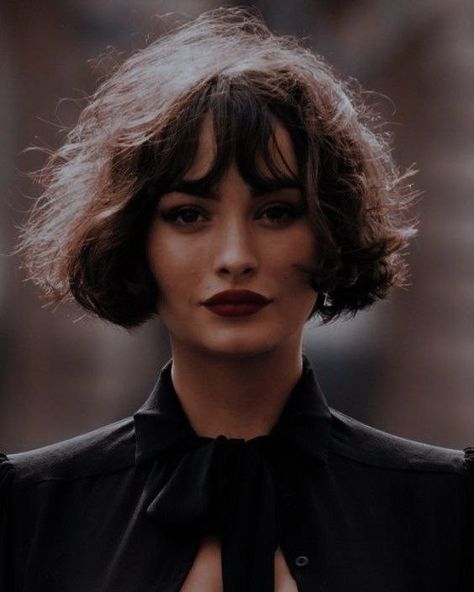 Dark Academia Hairstyle, Academia Hairstyle, Beatnik Style, Taylor Lashae, Black Bob Hairstyles, 1920s Hair, New Hair Do, French Bob, Studio Portrait Photography