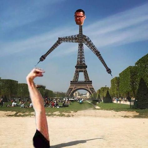 People having way too much fun with photoshop when this guy ask the Internet for help Photoshop Celebrities, Internet Jokes, Photoshop Help, Photoshop Fail, Vacation Photo, Nyan Cat, Photoshop Art, Vacation Photos, The Eiffel Tower