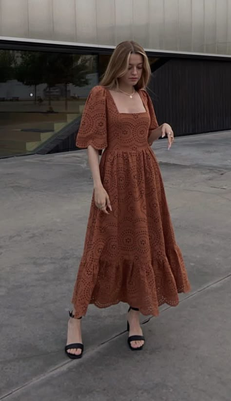 Western Midi Dresses, Simple Frocks, Gaun Fashion, Casual Party Dresses, Modest Dresses Casual, Trendy Dress Outfits, Everyday Fashion Outfits, Designer Dresses Casual, Elegante Casual