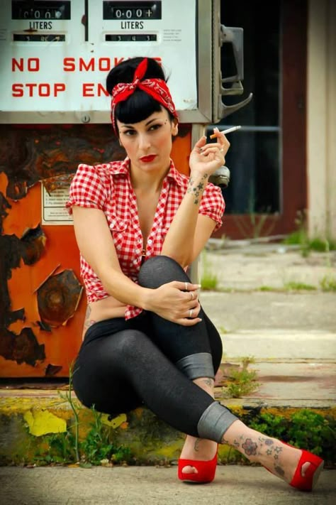 Rockabilly Fashion Outfits, Stile Pin Up, Mode Rockabilly, Rockabilly Mode, Pinup Photoshoot, Rockabilly Looks, Pin Up Looks, Pin Up Vintage, Fashion 50s